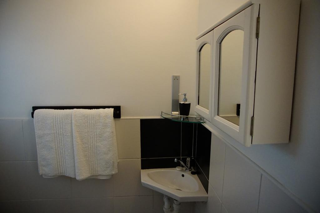 Two Door Cottage Κέιπ Τάουν Δωμάτιο φωτογραφία
